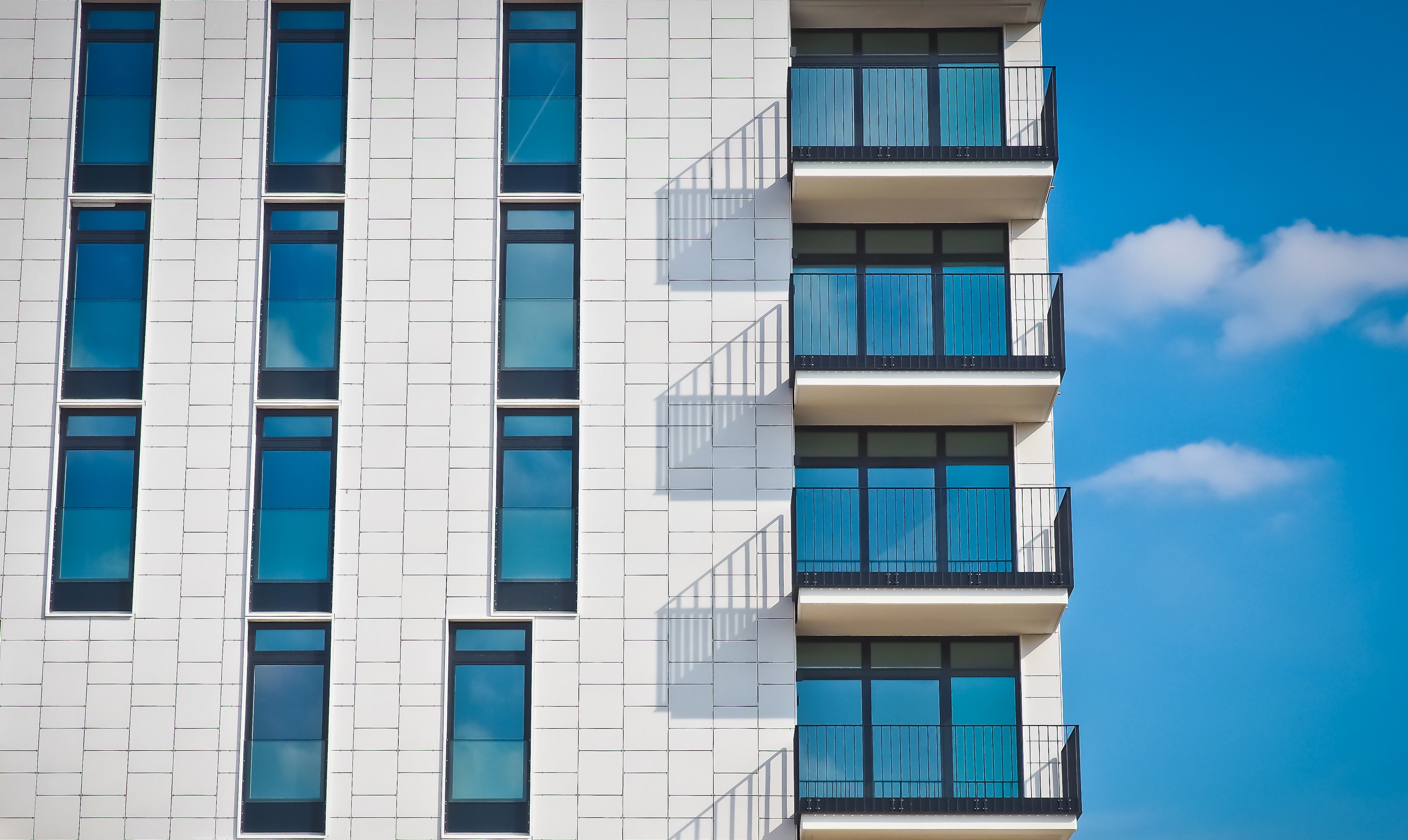 apartment-architecture-balcony-259950